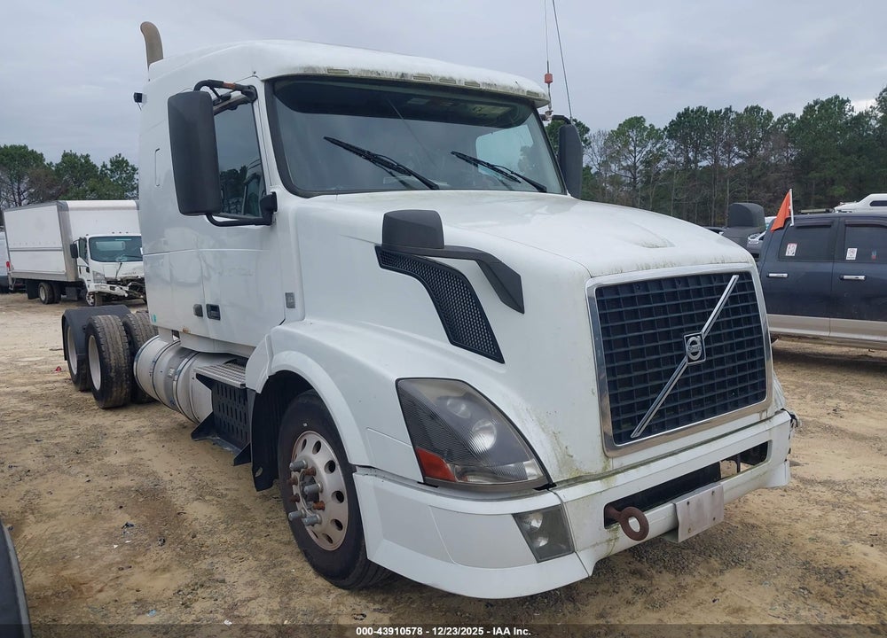 2015 VOLVO VN VNL VIN: 4V4NC9EH6FN917458