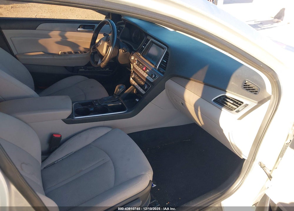 2018 HYUNDAI SONATA SEL VIN: 5NPE34AF8JH638623