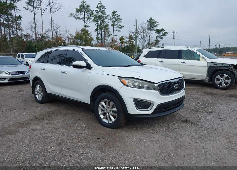2016 KIA SORENTO 2.4L LX VIN: 5XYPG4A32GG028610