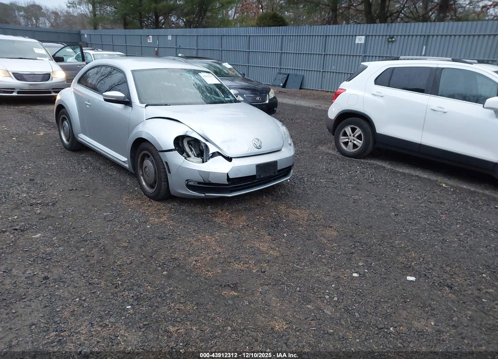 2012 VOLKSWAGEN BEETLE 2.5L VIN: 3VWJP7AT1CM613065