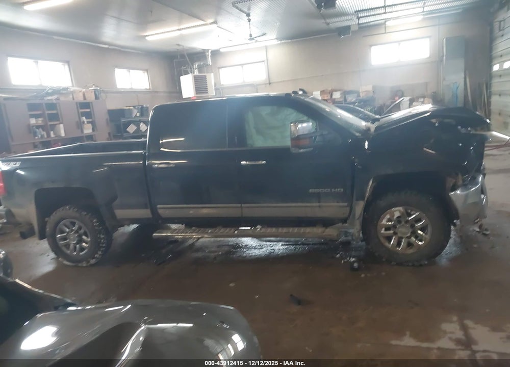 2015 CHEVROLET SILVERADO 2500HD LTZ VIN: 1GC1KWE82FF505480