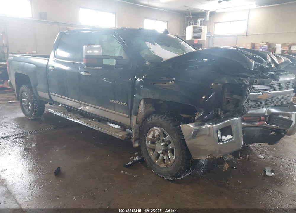 2015 CHEVROLET SILVERADO 2500HD LTZ VIN: 1GC1KWE82FF505480