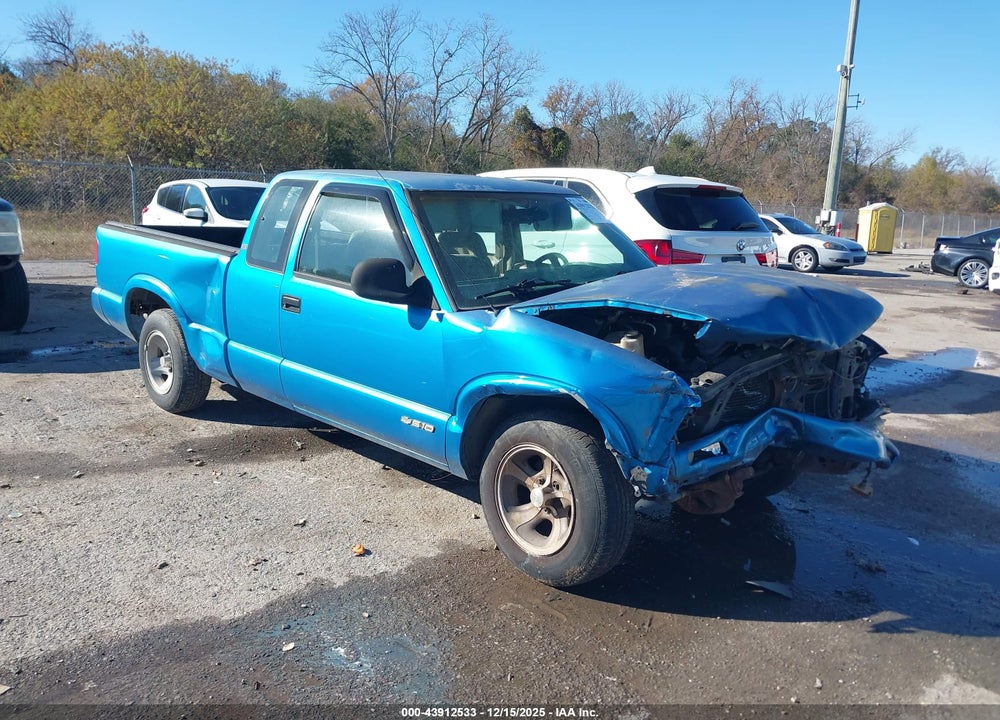 1995 CHEVROLET S TRUCK S10 VIN: 1GCCS1946S8262533