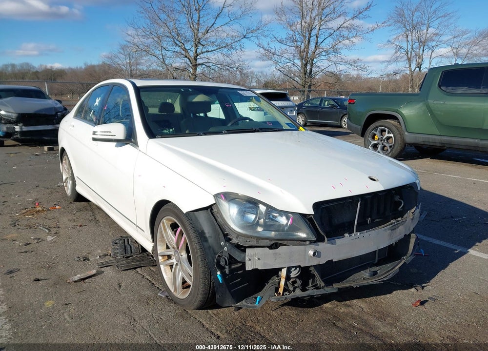 2013 MERCEDES-BENZ C 300 SPORT 4MATIC VIN: WDDGF8AB4DR257858
