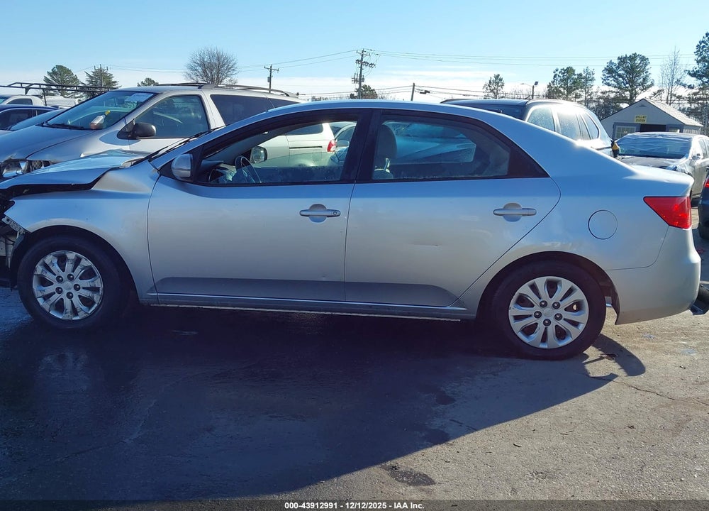 2011 KIA FORTE EX VIN: KNAFU4A26B5449787