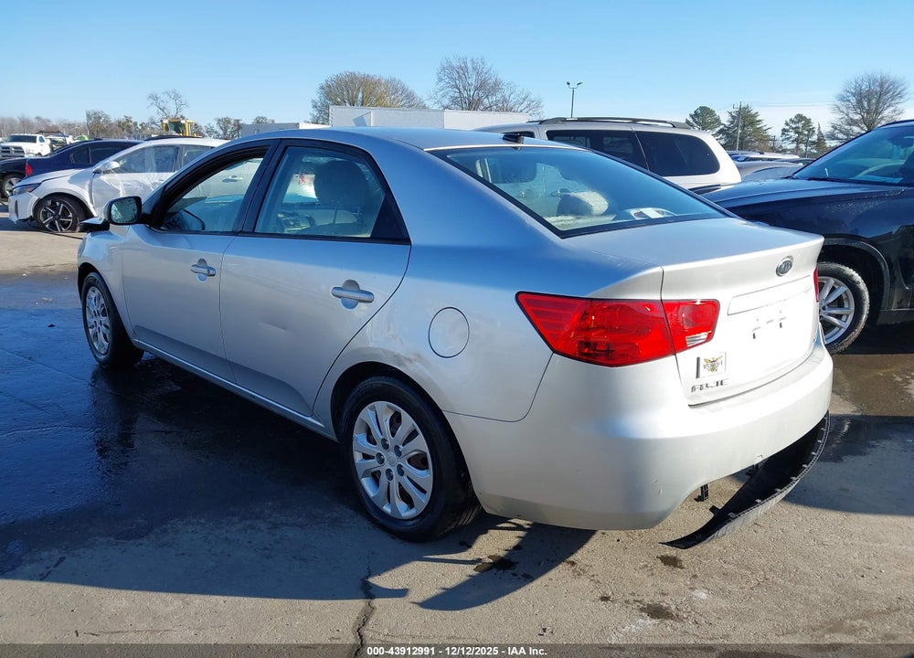 2011 KIA FORTE EX VIN: KNAFU4A26B5449787