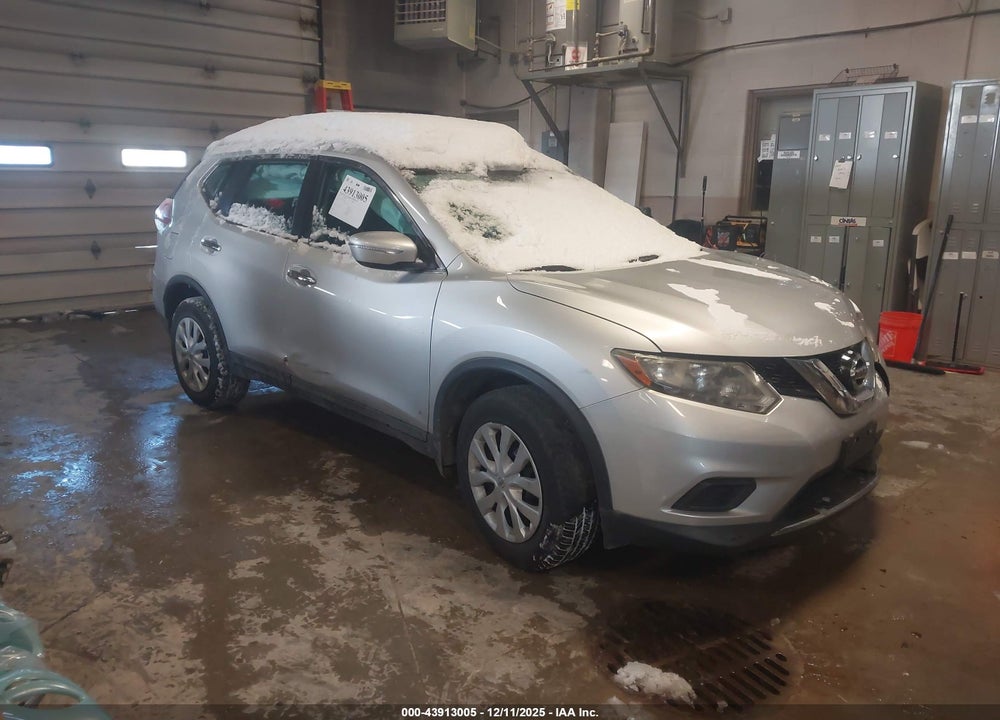 2015 NISSAN ROGUE S VIN: 5N1AT2MV2FC910037
