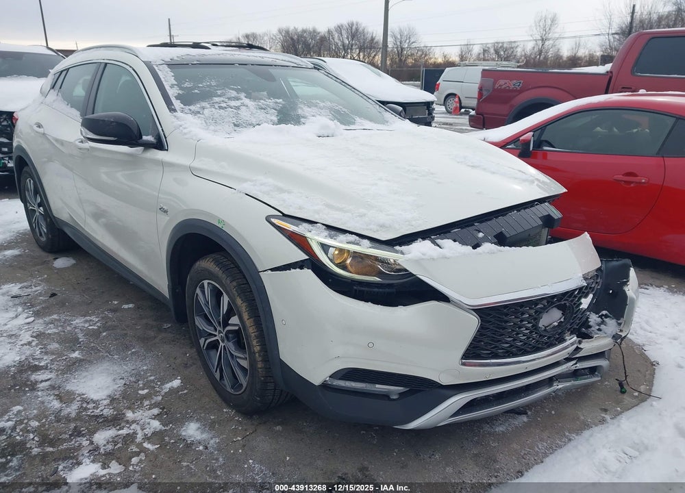 2018 INFINITI QX30 PREMIUM VIN: SJKCH5CR4JA040300