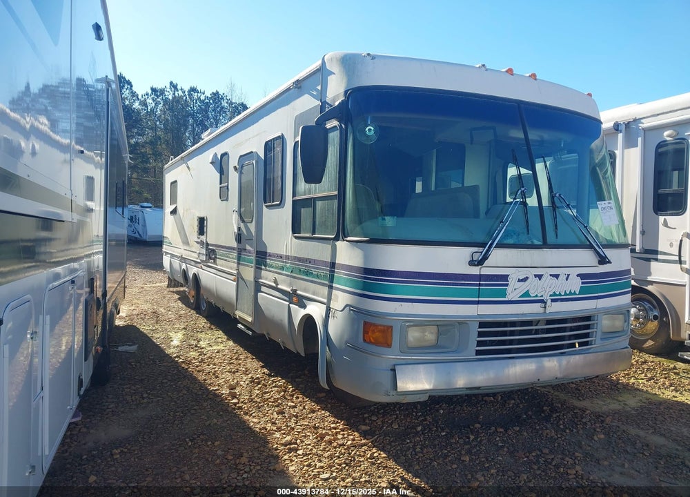 1998 CHEVROLET P30 VIN: 1GBLP37JXW3301167