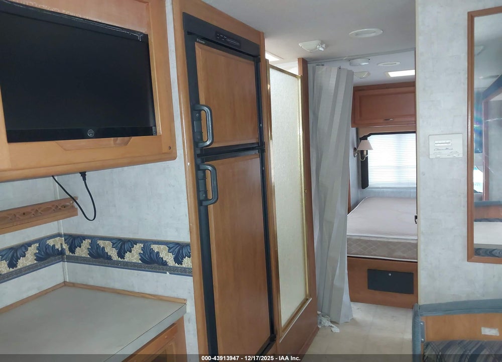 2005 FORD E-450 CUTAWAY VIN: 1FDXE45S25HA59489