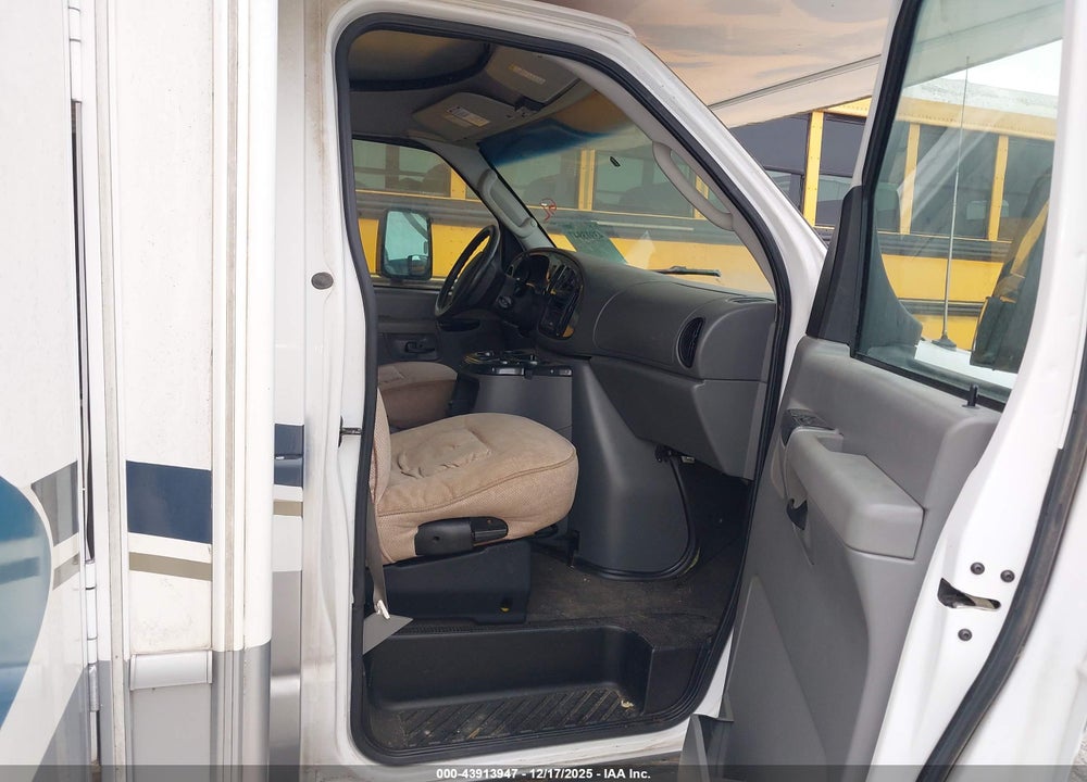 2005 FORD E-450 CUTAWAY VIN: 1FDXE45S25HA59489