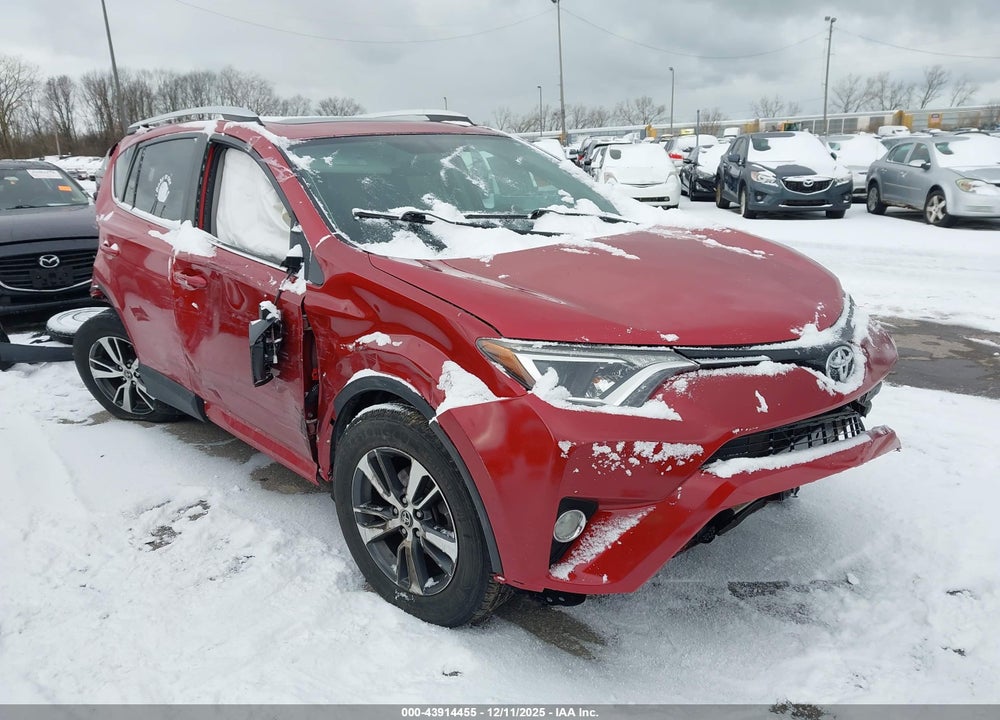 2016 TOYOTA RAV4 XLE VIN: 2T3RFREV1GW489108