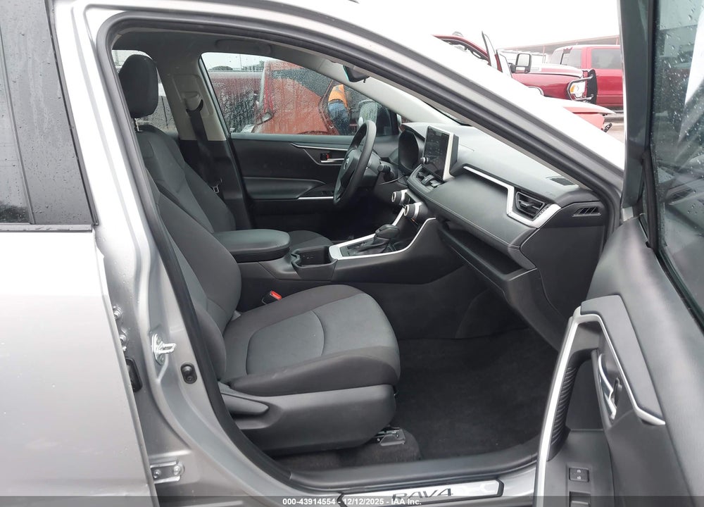 2024 TOYOTA RAV4 XLE VIN: 2T3W1RFV1RW340703