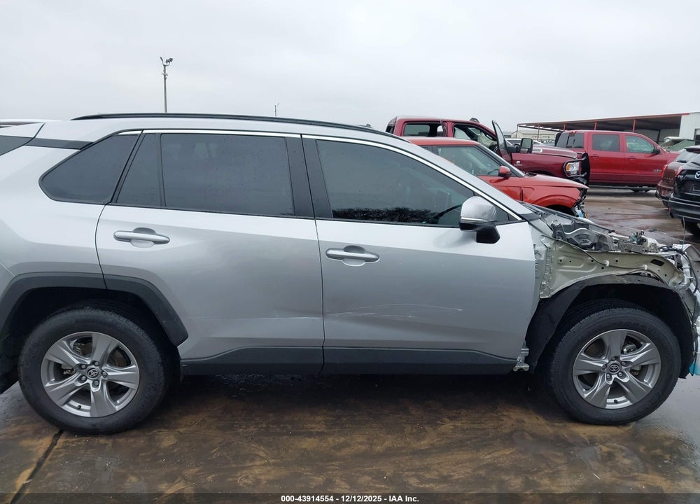 2024 TOYOTA RAV4 XLE VIN: 2T3W1RFV1RW340703
