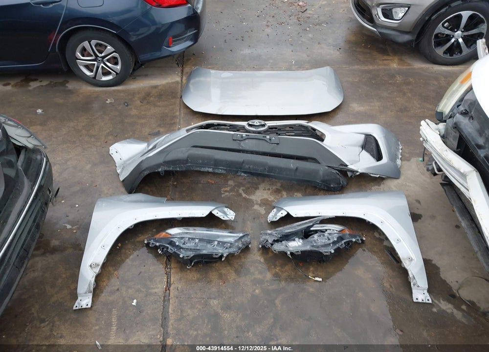 2024 TOYOTA RAV4 XLE VIN: 2T3W1RFV1RW340703