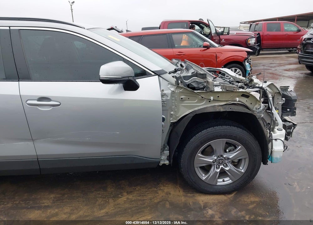 2024 TOYOTA RAV4 XLE VIN: 2T3W1RFV1RW340703