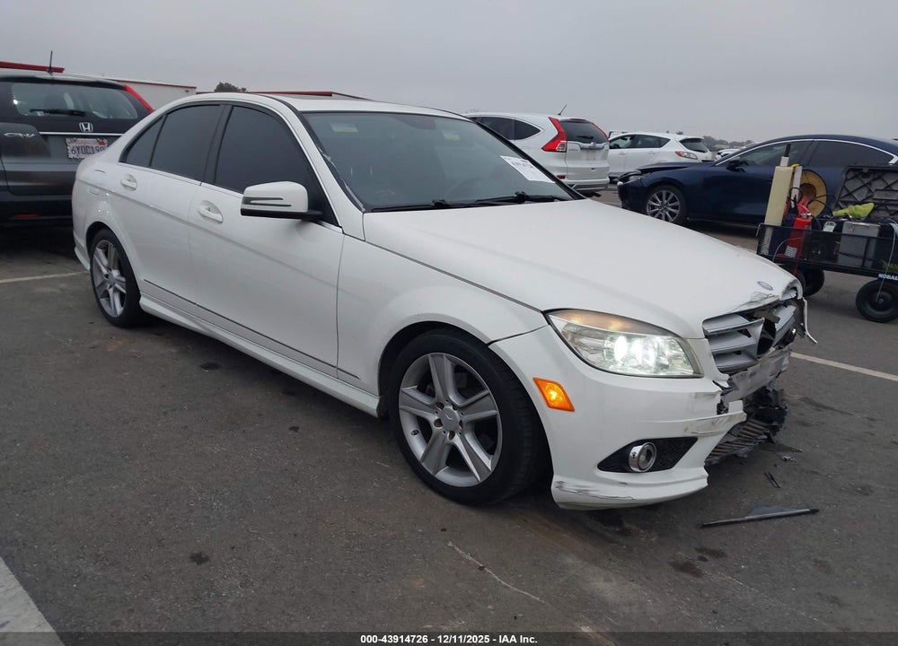 2010 MERCEDES-BENZ C 300 LUXURY/SPORT VIN: WDDGF5EB5AR104717