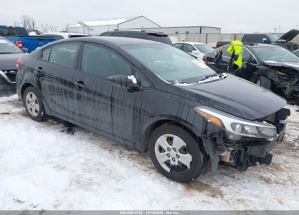 2017 KIA FORTE LX VIN: 3KPFK4A75HE027477