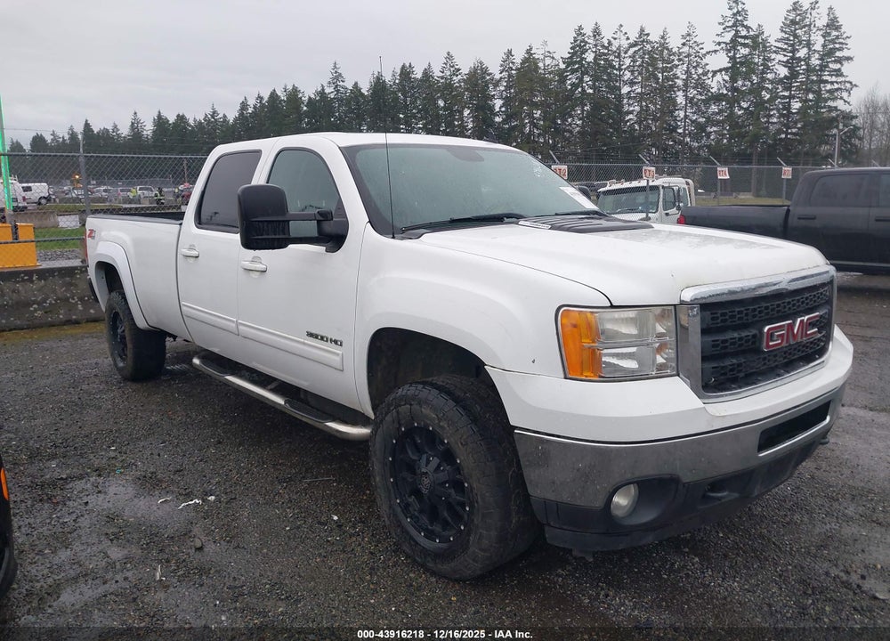 2011 GMC SIERRA 3500HD SLT VIN: 1GT424C88BF169638