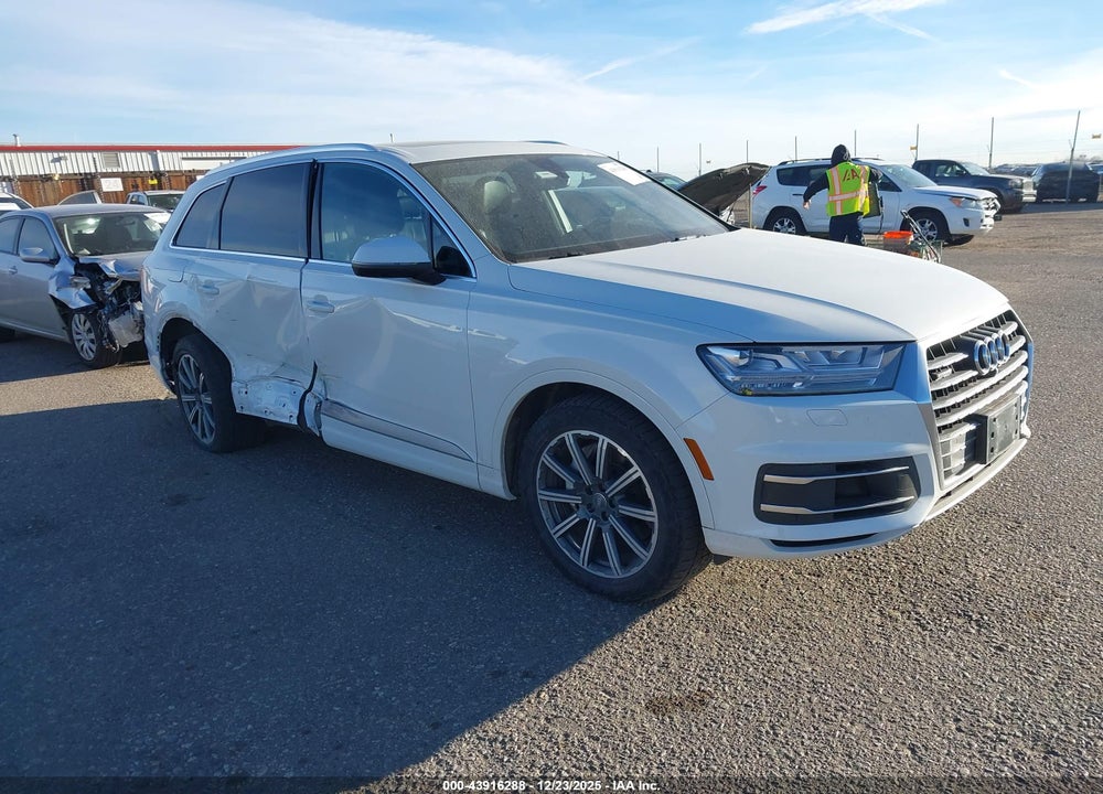 2017 AUDI Q7 3.0T PREMIUM VIN: WA1LAAF77HD016599