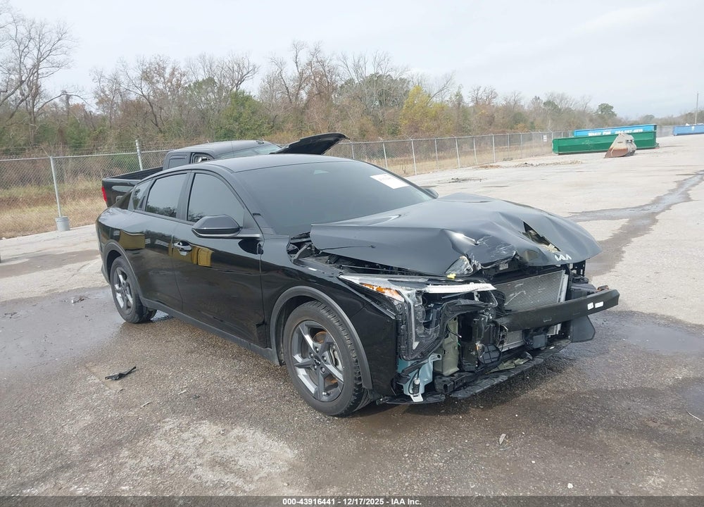 2025 KIA K4 LXS VIN: 3KPFT4DE3SE111229