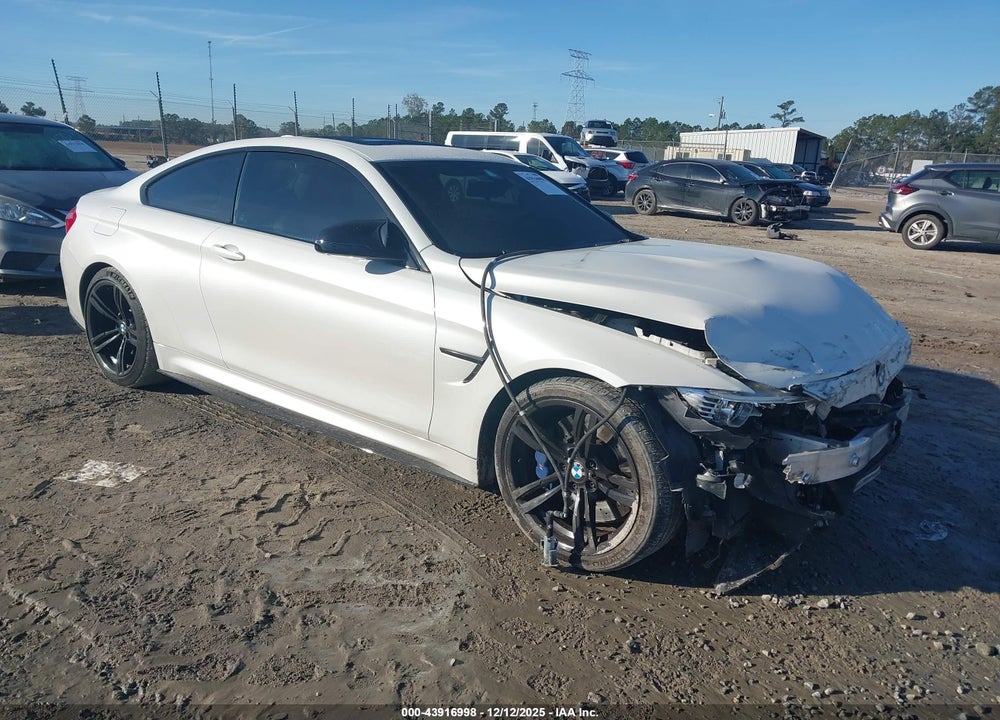 2015 BMW M4 VIN: WBS3R9C53FK331157