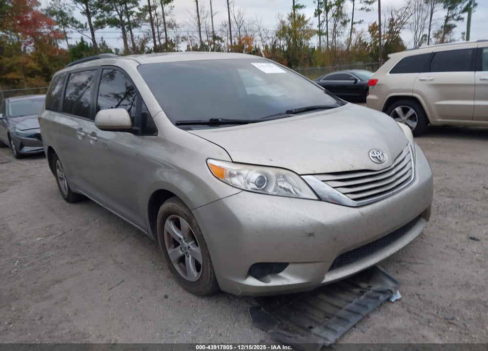 2015 TOYOTA SIENNA LE 8 PASSENGER VIN: 5TDKK3DC4FS686512