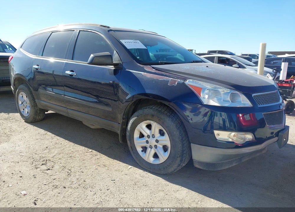 2011 CHEVROLET TRAVERSE LS VIN: 1GNKREED1BJ187955