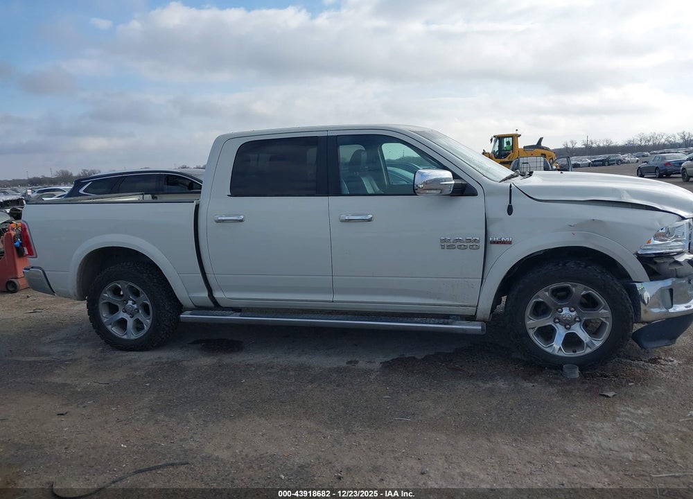 2017 RAM 1500 LAIE  4X4 5'7 BOX VIN: 1C6RR7NT0HS638541