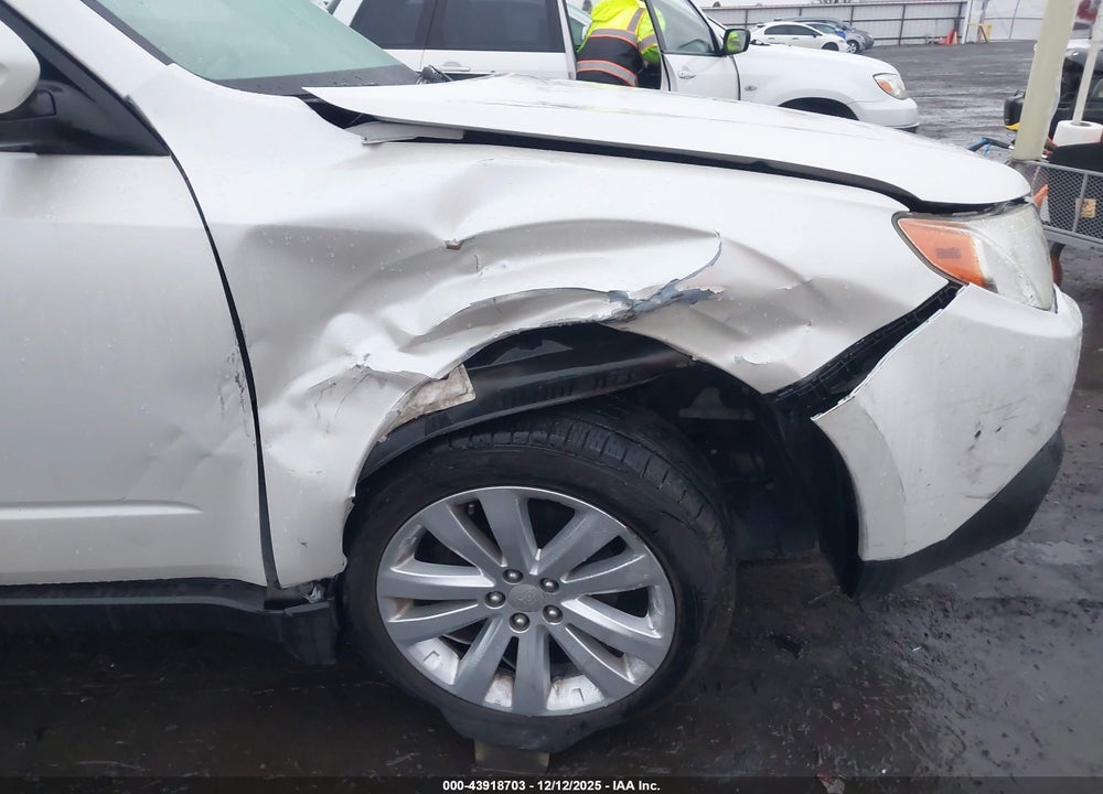 2013 SUBARU FORESTER 2.5X PREMIUM VIN: JF2SHADC3DH444168