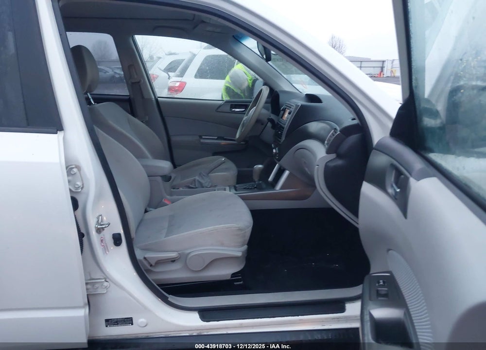2013 SUBARU FORESTER 2.5X PREMIUM VIN: JF2SHADC3DH444168