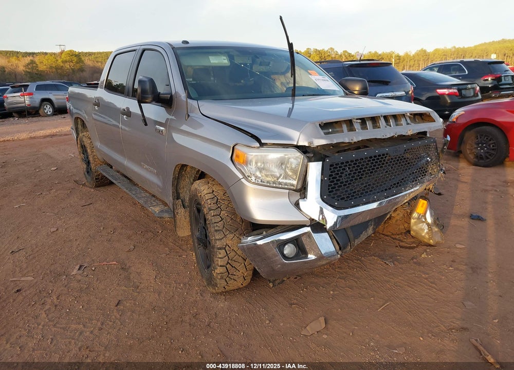 2017 TOYOTA TUNDRA SR5 5.7L V8 VIN: 5TFDW5F10HX626552