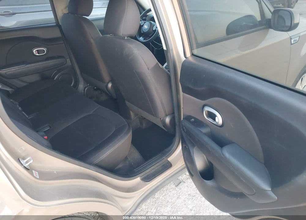 2016 KIA SOUL ! VIN: KNDJN2A22G7238399