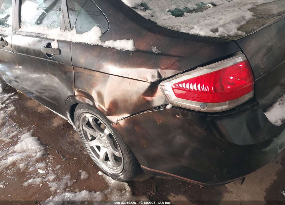 2010 FORD FOCUS SE VIN: 1FAHP3FN1AW257319