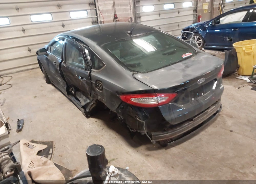 2016 FORD FUSION S VIN: 3FA6P0G70GR222630