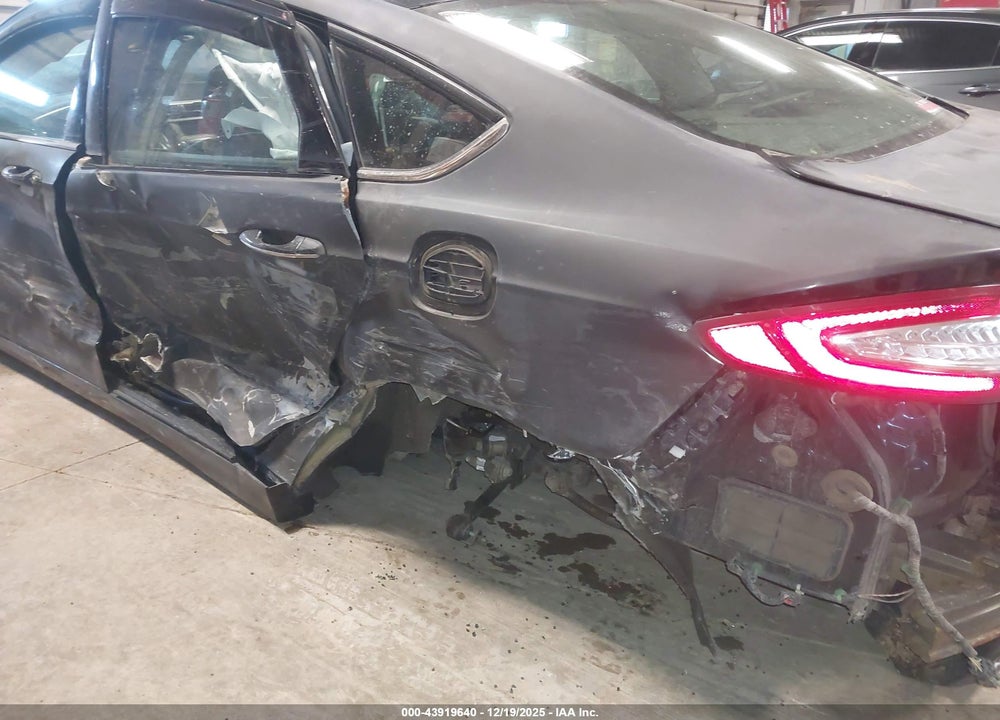 2016 FORD FUSION S VIN: 3FA6P0G70GR222630