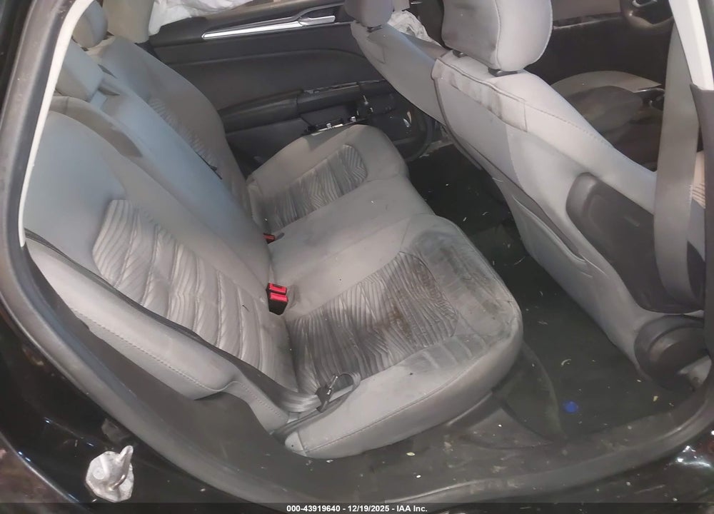 2016 FORD FUSION S VIN: 3FA6P0G70GR222630