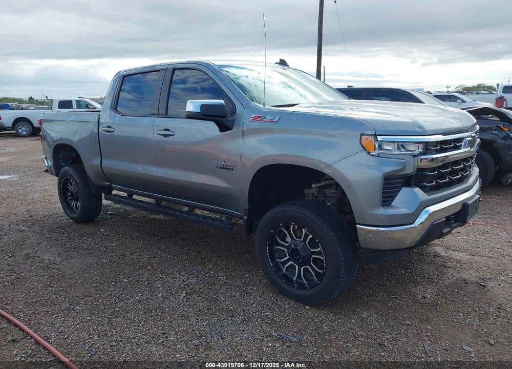 2023 CHEVROLET SILVERADO 1500 4WD  STANDARD BED LT VIN: 2GCUDDED8P1135766