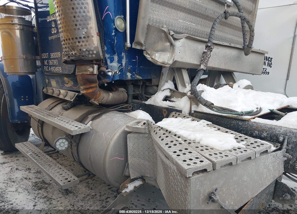 2007 FREIGHTLINER CONVENTIONAL FLD120 VIN: 1FUJALAV87DY23929