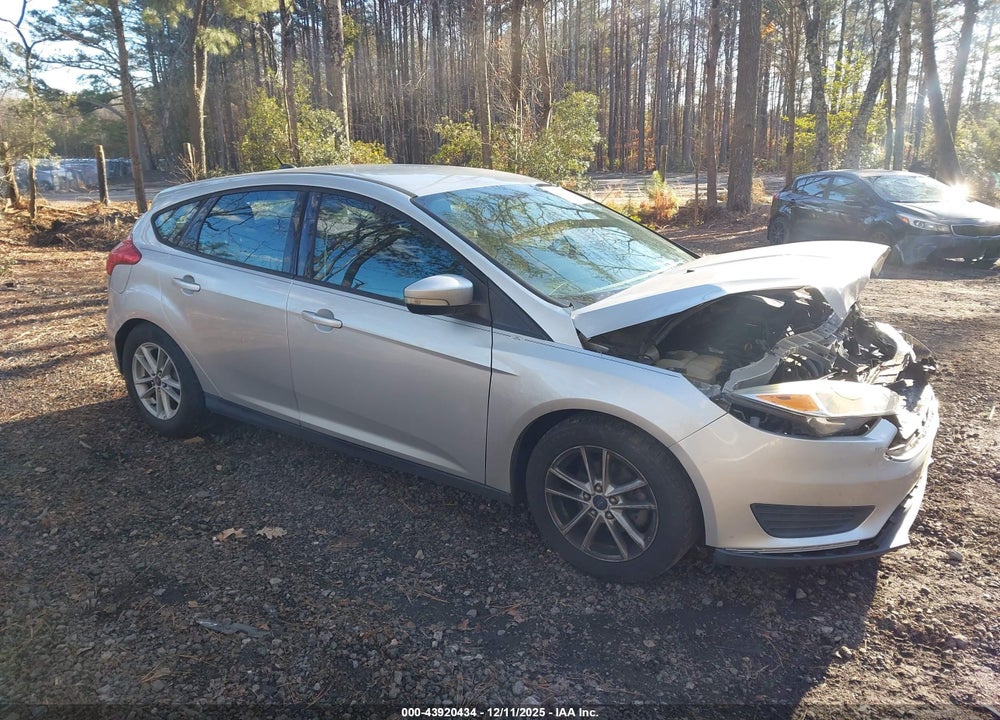 2015 FORD FOCUS SE VIN: 1FADP3K26FL319574