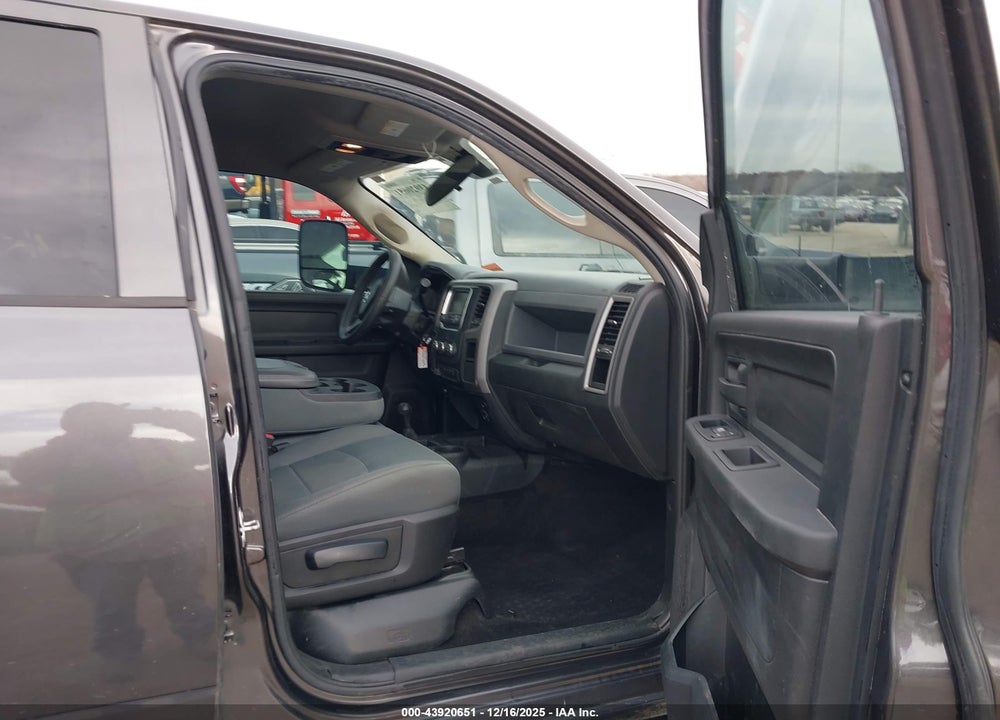 2018 RAM 3500 TRADESMAN  4X4 8' BOX VIN: 3C63RRGL3JG120385