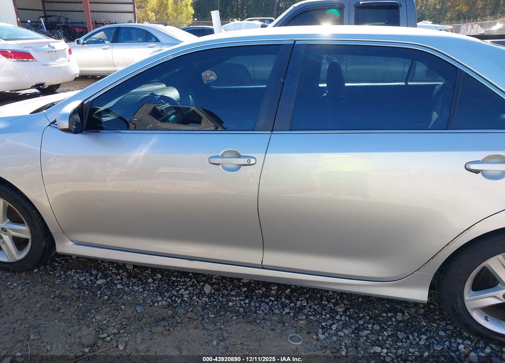 2014 TOYOTA CAMRY SE VIN: 4T1BF1FK7EU359458