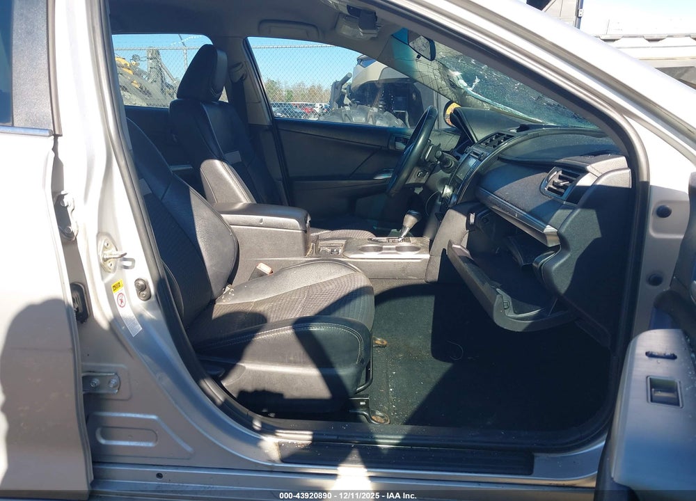 2014 TOYOTA CAMRY SE VIN: 4T1BF1FK7EU359458