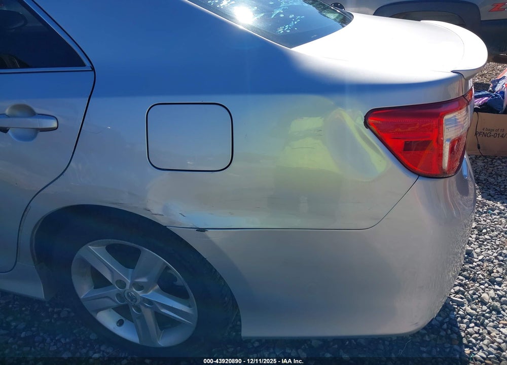 2014 TOYOTA CAMRY SE VIN: 4T1BF1FK7EU359458