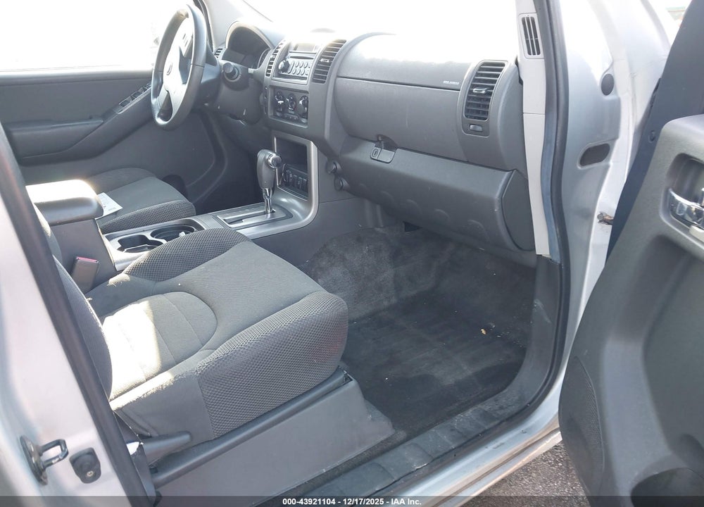 2005 NISSAN PATHFINDER XE VIN: 5N1AR18W25C763504