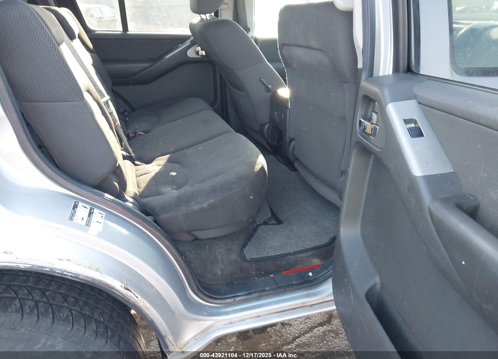 2005 NISSAN PATHFINDER XE VIN: 5N1AR18W25C763504