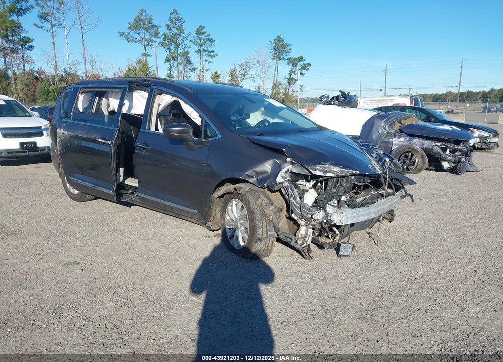 2017 CHRYSLER PACIFICA TOURING-L VIN: 2C4RC1BG5HR539293