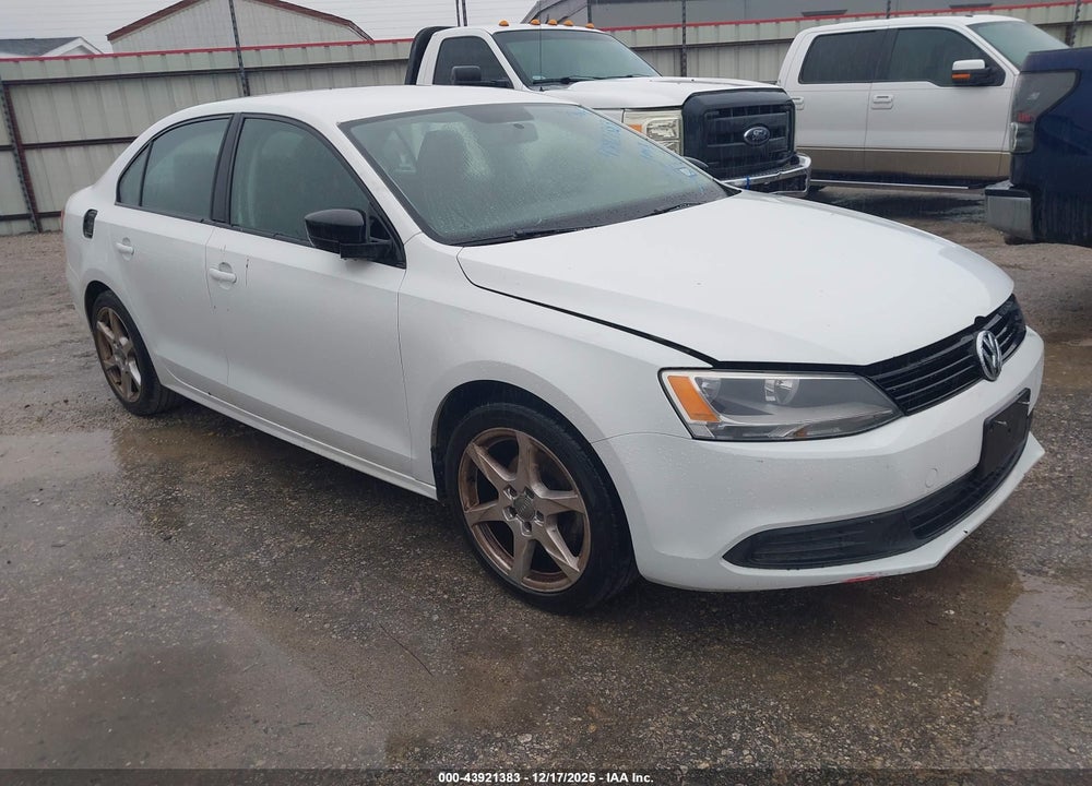 2014 VOLKSWAGEN JETTA 2.0L S VIN: 3VW2K7AJXEM444751