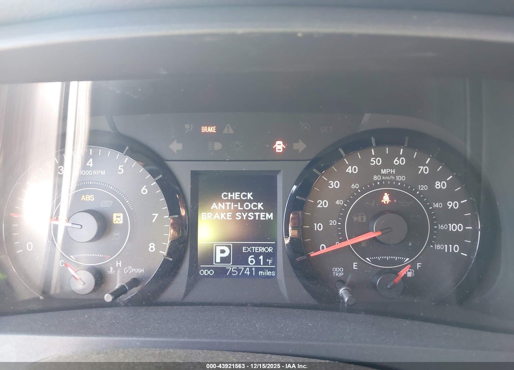 2015 TOYOTA SIENNA LE 8 PASSENGER VIN: 5TDKK3DC6FS663698