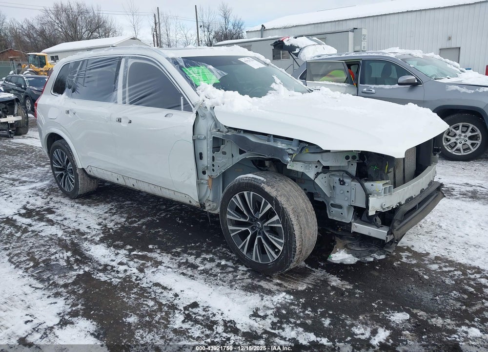 2021 VOLVO XC90 T5 MOMENTUM 7 PASSENGER VIN: YV4102PK8M1717136